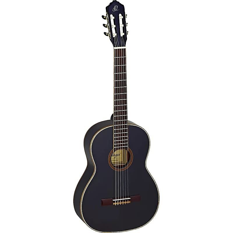 Guitarra con cuerdas de nailon y tapa de abeto de la serie familiar Ortega Guitars R221BK en negro satinado con funda de transporte y video